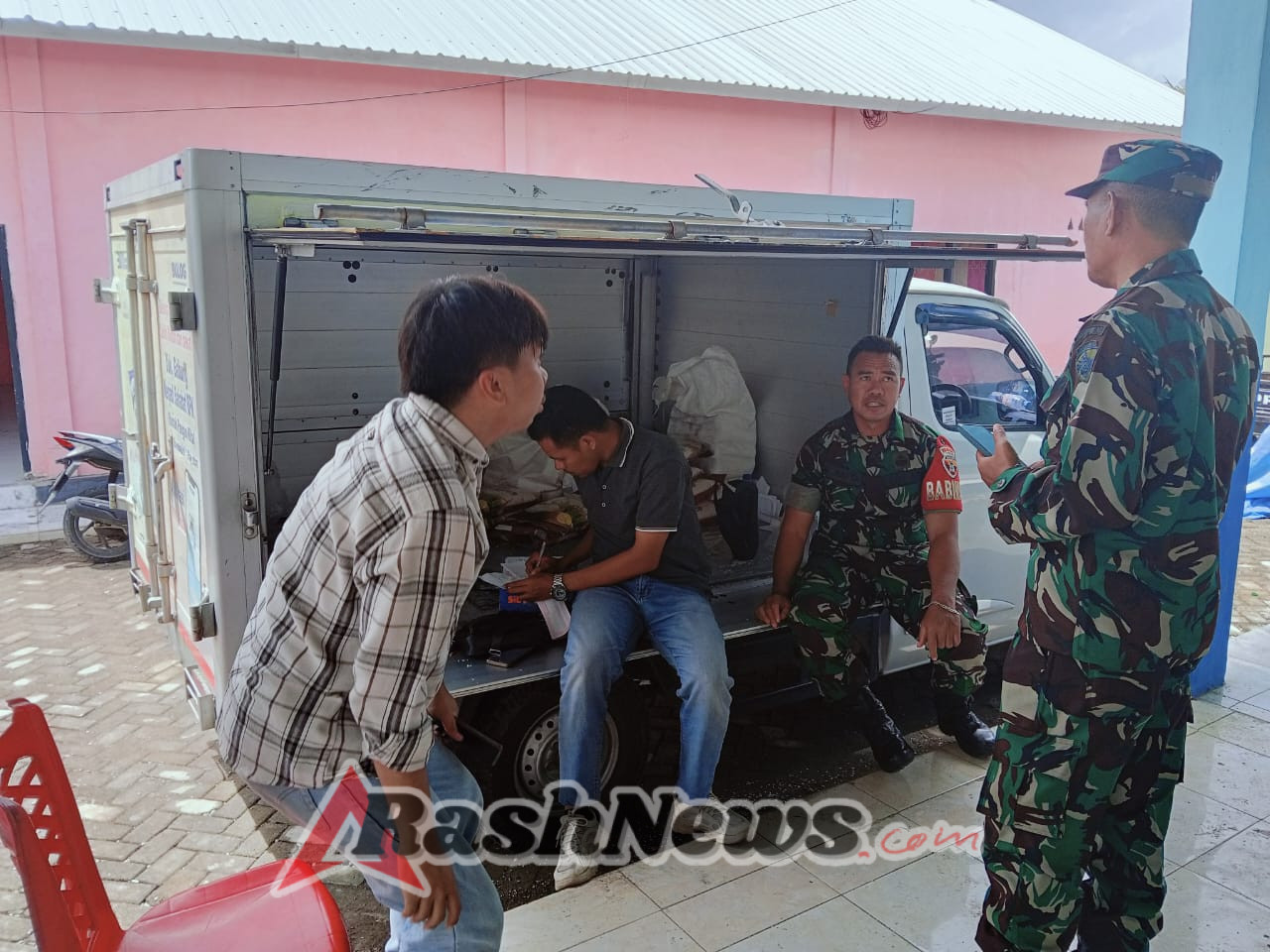 Koramil Lunyuk Hadirkan Beras Terjangkau Lewat GPM di Desa Padasuka