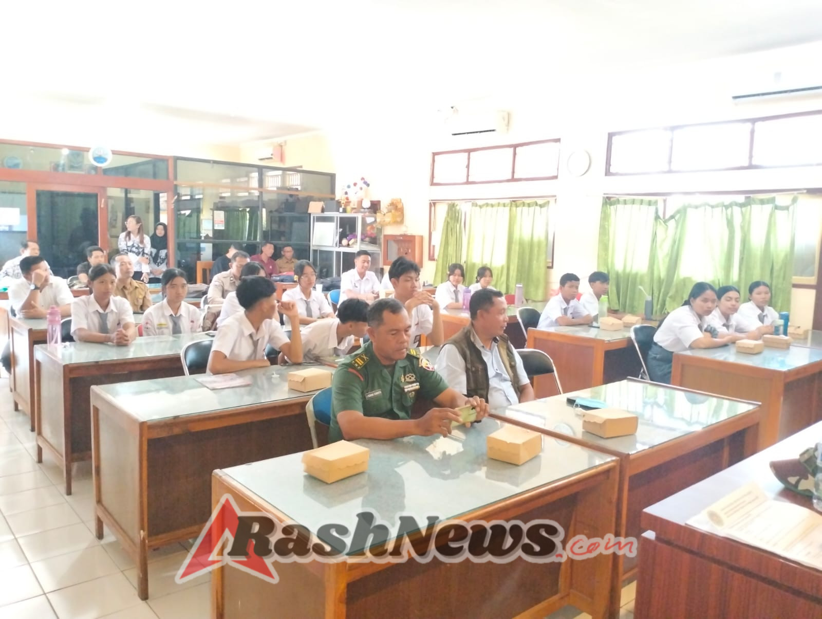 Program Makan Bergizi Gratis Dukung Tumbuh Kembang Siswa TK hingga SMK di Desa Lokapaksa