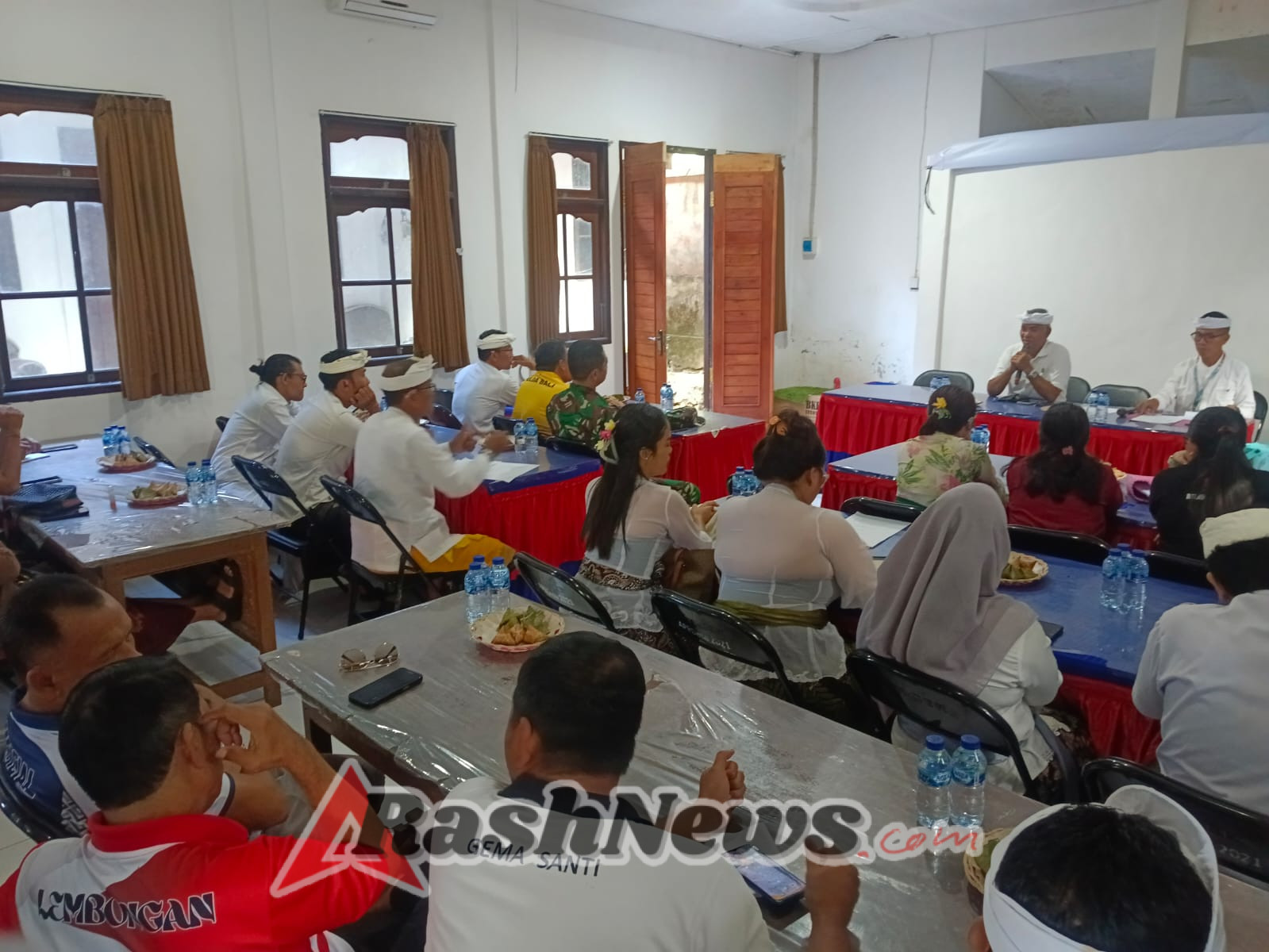 Hadiri Rapat Kesiapan, Babinsa Lembongan Mari Satukan Persepsi Sukseskan Porseni