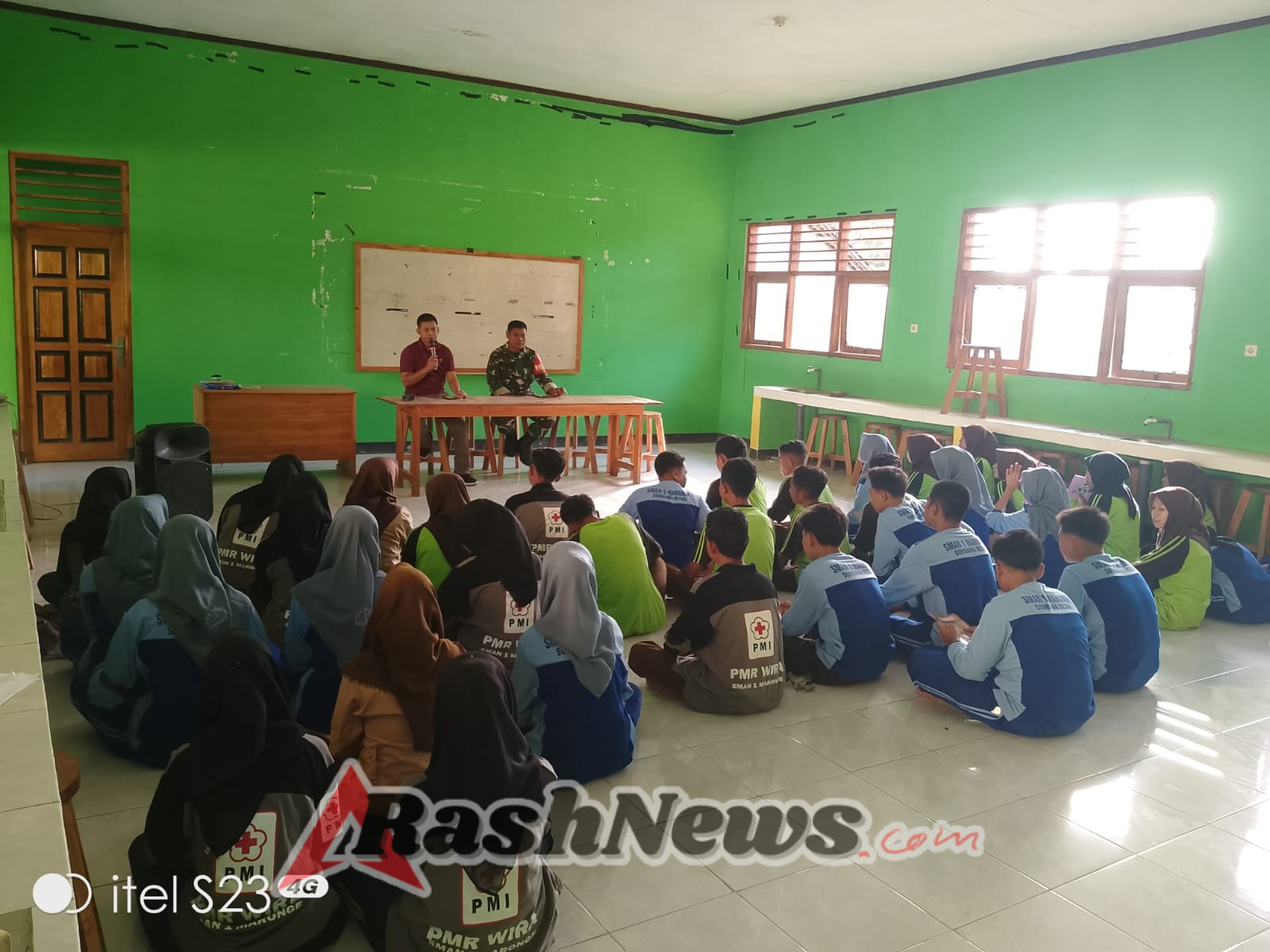 Babinsa Koramil 1607-02/Empang Berikan Wawasan Kebangsaan kepada Siswa SMAN 1 Maronge