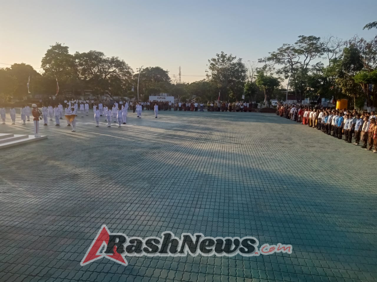 Upacara Penurunan Bendera Teguhkan Nilai Juang Kemerdekaan Bangsa
