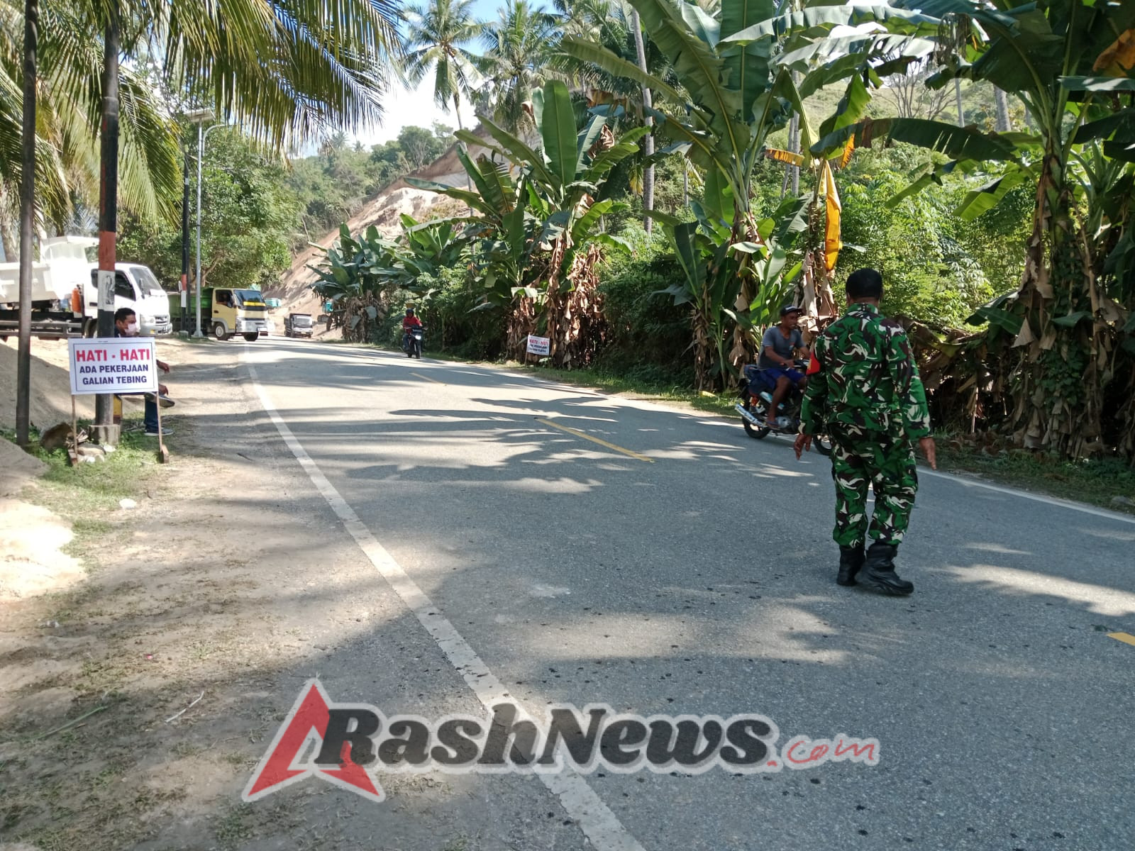 Babinsa Kodim 1602/Ende Imbau Masyarakat Tetap Waspada di Area Penggusuran Wajakea Jaya