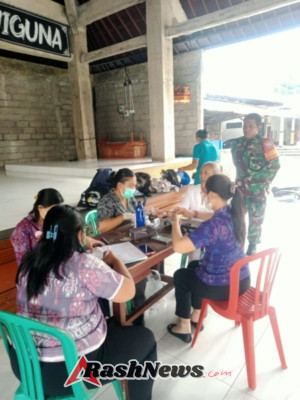 Hadiri Pemeriksaan Kesehatan, Babinsa Semarapura Sampaikan Upaya Cegah PTM Dan Kampanyekan Pola Hidup