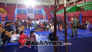 Warga Terdampak Longsor di Desa Kuatae Terima Bantuan dan Dukungan dari Babinsa