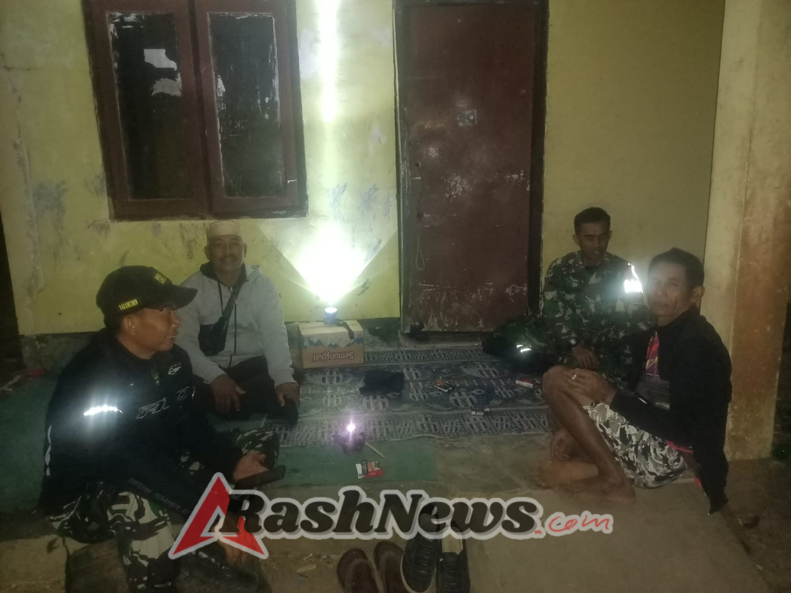 Cegah Konflik Air, Babinsa Lopok Beru Lakukan Pengecekan Saluran Irigasi