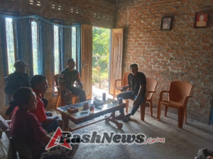 Tingkatkan Rasa Kebangsaan, Babinsa Giat Sosialisasi Pemasangan Bendera