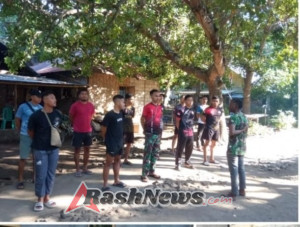 Satgas TMMD Bersama Warga Kerjakan Renovasi Rumah Ibu Martina dan Randi Laukuang