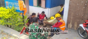 PLN dan Babinsa Tertibkan Pohon yang Mengganggu Kabel Listrik di Riaraja