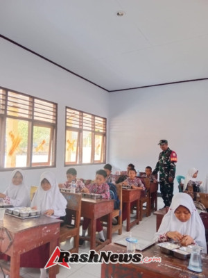 TNI Bersama Pemerintah Sukseskan Penyaluran Bantuan Gizi Masyarakat