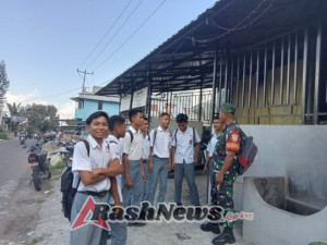 Babinsa Ende Bina Generasi Muda Lewat Monitoring dan Komsos di Sekolah SMKN