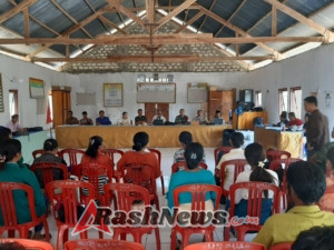 Kehadiran Babinsa Warnai Rapat Musrenbangdes Desa Rua Kecamatan Wanukaka