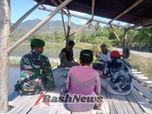 Babinsa Koramil 1602-04 Gelar Pamwil dan Komunikasi Sosial di Kecamatan Maurole