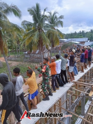 Kopda Usman Pimpin Gotong Royong Besar-besaran, Tempat Ibadah di Tangga Baru Makin Indah