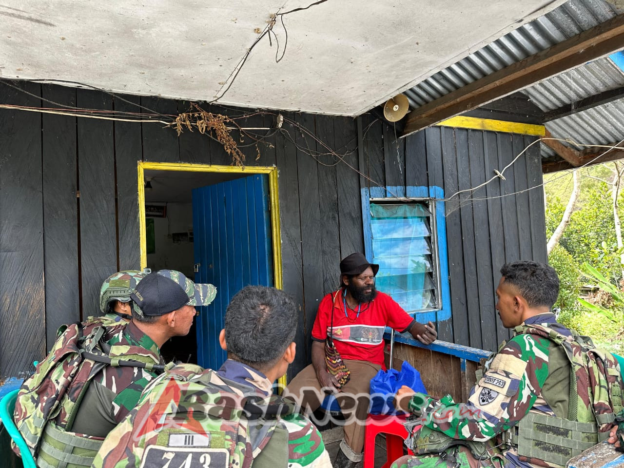 Anjangsana Satgas Yonif 743/PSY, Jalin Persaudaraan di Tanah Papua