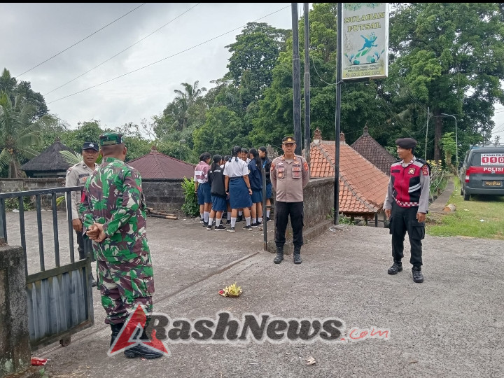 Sinergi TNI-Polri, Babinsa dan Bhabinkamtibmas Sulahan Amankan Turnamen Futsal Pelajar