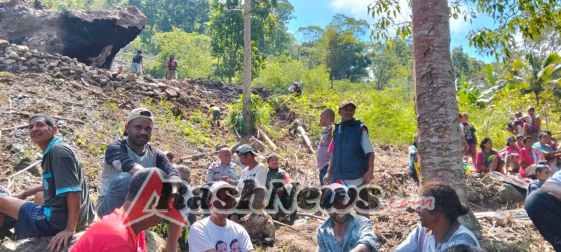 Perkuat Hubungan dengan Warga, Babinsa 1602-01/Ende Laksanakan Komsos dan Pamwil di Ndona Timur