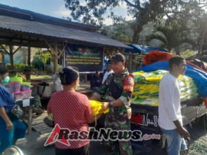 Kodim 1624/Flotim Bersama BULOG Salurkan 2,5 Ton Beras Murah di Pasar Boru