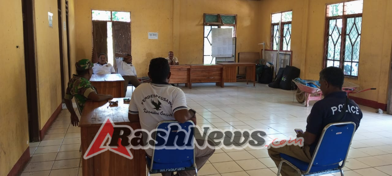 Babinsa Koramil 1624-04/Omesuri Gelar Komsos Bersama Aparat Desa Peusawah