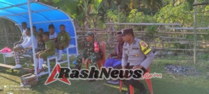 Ndori, Ende – Turnamen Sepak Bola Mini Soccer U-13 Tahun 2025 resmi dimulai pada Minggu, 21 September 2025, pukul 15.30 WITA, bertempat di Lapangan Sepak Bola Desa Maubasa, Kecamatan Ndori, Kabupaten Ende. Kegiatan ini dihadiri oleh ratusan penonton dan berlangsung dengan aman dan tertib.  Turut hadir dalam pembukaan turnamen tersebut antara lain Babinsa Koramil 1602-02/Wolowaru, Sertu Muksin, serta Bhabinkamtibmas Polsek Lio Timur, Aiptu Ahmad. Kehadiran aparat keamanan ini turut memastikan jalannya pertandingan berjalan lancar.  Dua laga pembuka digelar pada sore hari. Pada pertandingan pertama, NANGANAMBO FC berhasil mengalahkan RECARDO FC dengan skor telak 3-0. Pertandingan ini dipimpin oleh wasit Marianus Koje dan berlangsung tanpa insiden.  Sementara itu, pertandingan kedua mempertemukan KAISAR FC dengan PERSEGGA FC. Dalam laga yang berlangsung sengit, KAISAR FC berhasil mencetak satu-satunya gol dan mengakhiri pertandingan dengan kemenangan tipis 1-0. Pertandingan ini dipimpin oleh wasit Irham.  Sekitar 400 orang penonton hadir menyaksikan jalannya dua pertandingan perdana ini, yang menjadi pembuka rangkaian turnamen U-13 tahun ini.  Pertandingan berakhir pada pukul 17.15 WITA dan seluruh rangkaian kegiatan berjalan dengan aman dan tertib.