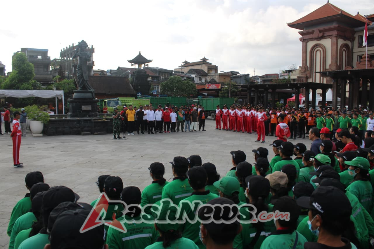 Dandim 1611/Badung Tekankan Semangat Kebersamaan Pulihkan Pasar Badung dan Kumbasari