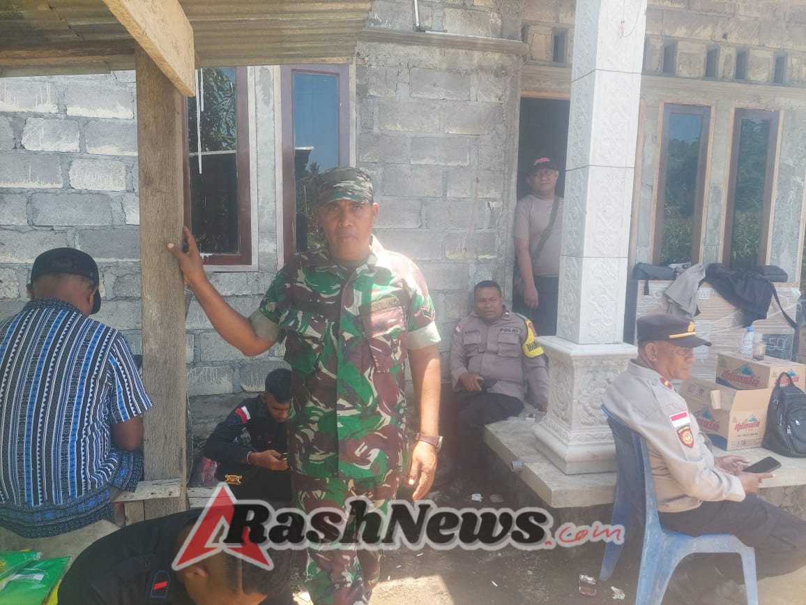 Babinsa Koramil 1602-01/Ende Aktif Jalin Kedekatan dengan Masyarakat Desa Manulondo