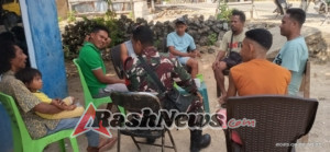 Babinsa Koramil Rote Barat Laut Lakukan Komsos dan Beri Informasi Penerimaan TNI AD