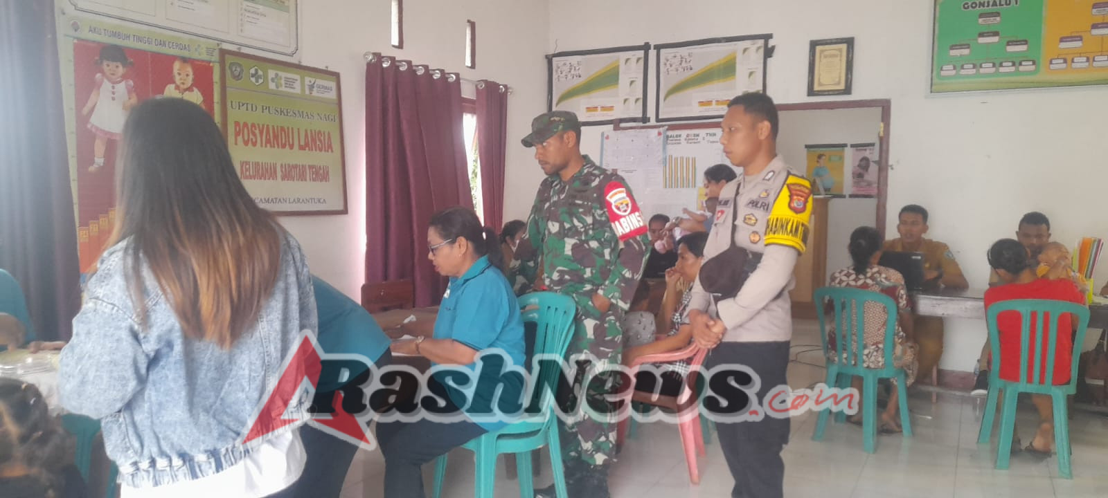 Babinsa Koramil 1624-01/Larantuka Dampingi Pelaksanaan Posyandu Di Wilayah Binaan