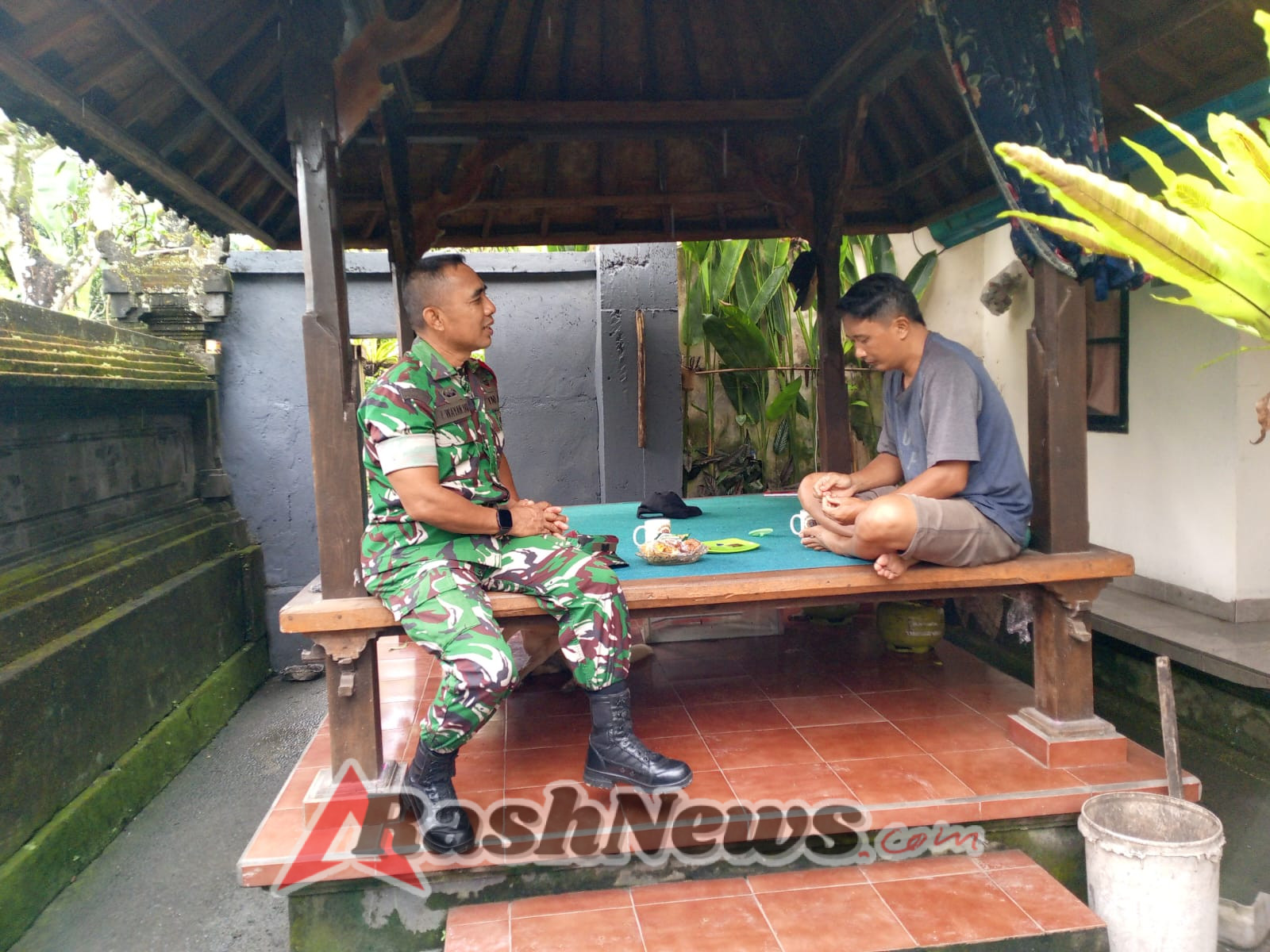 Sinergi Babinsa dan Warga Wujudkan Situasi Kondusif di Desa Kelusa