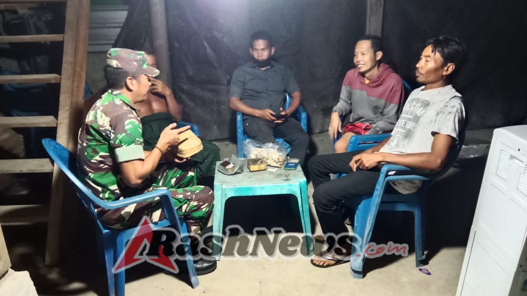 Patroli Malam Babinsa Koramil 1628-04, Upaya Antisipasi Gangguan Keamanan di Poto Tano