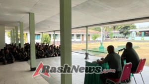 Dandim 1603/Sikka Berikan Jam Komandan Kepada Personel Kodim.