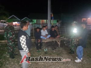 Babinsa Bersama Pemuda dan Tokoh Agama Awasi Pemukiman dan Tongkrongan Anak Muda