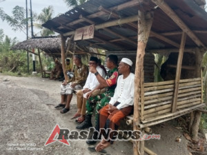 Babinsa Koramil 1602-01/Ende Ajak Warga Raporendu Waspada Jaga Keamanan Lingkungan