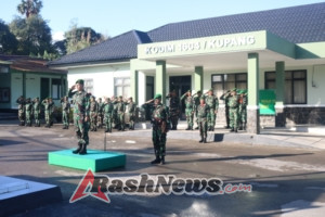 Pengibaran Sang Merah Putih Warnai Upacara Mingguan Kodim