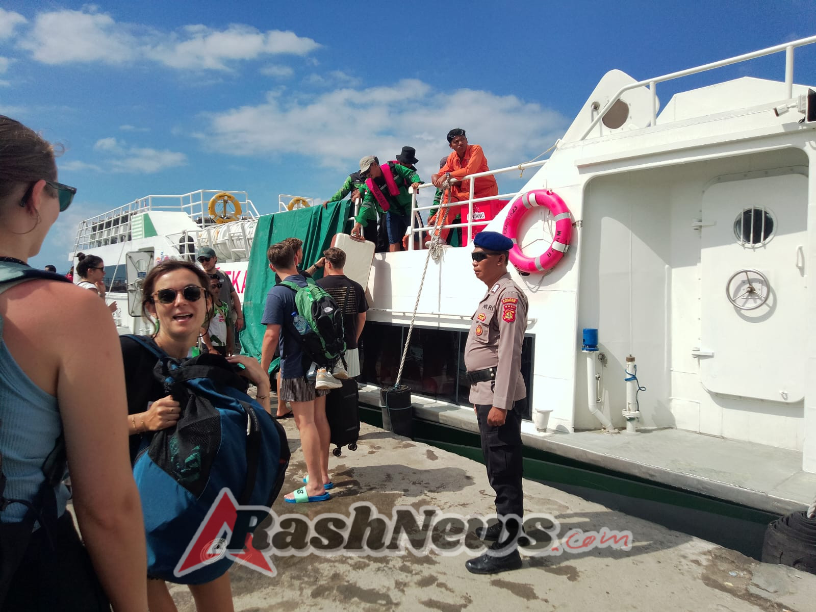 “Ratusan Wisatawan Asing Menyebrang ke Gili, Sat Polairud Amankan Aktivitas Fast Boat di Padangbai”