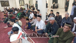Semangat Meneladani Rasulullah SAW, Prajurit Kodim Ikuti Peringatan Maulid Nabi di Masjid Al-Ikhlas So’e