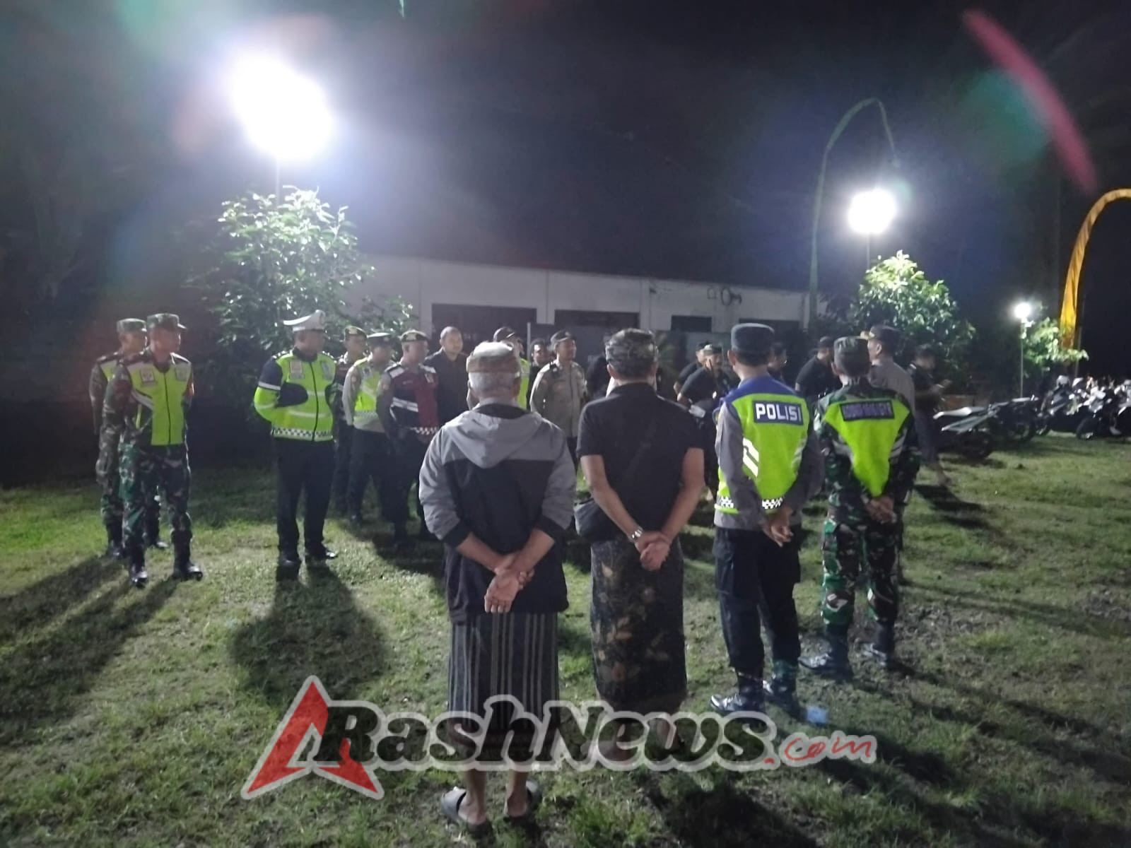 Danramil 1616-02/Ubud Turun Langsung Kawal Patroli Gabungan TNI-Polri di Kedewatan