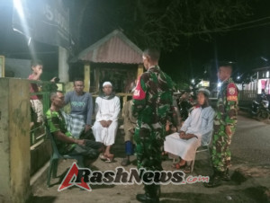 TNI dan Warga Desa Punti Kompak Gelar Patroli Siskamling di Soromandi
