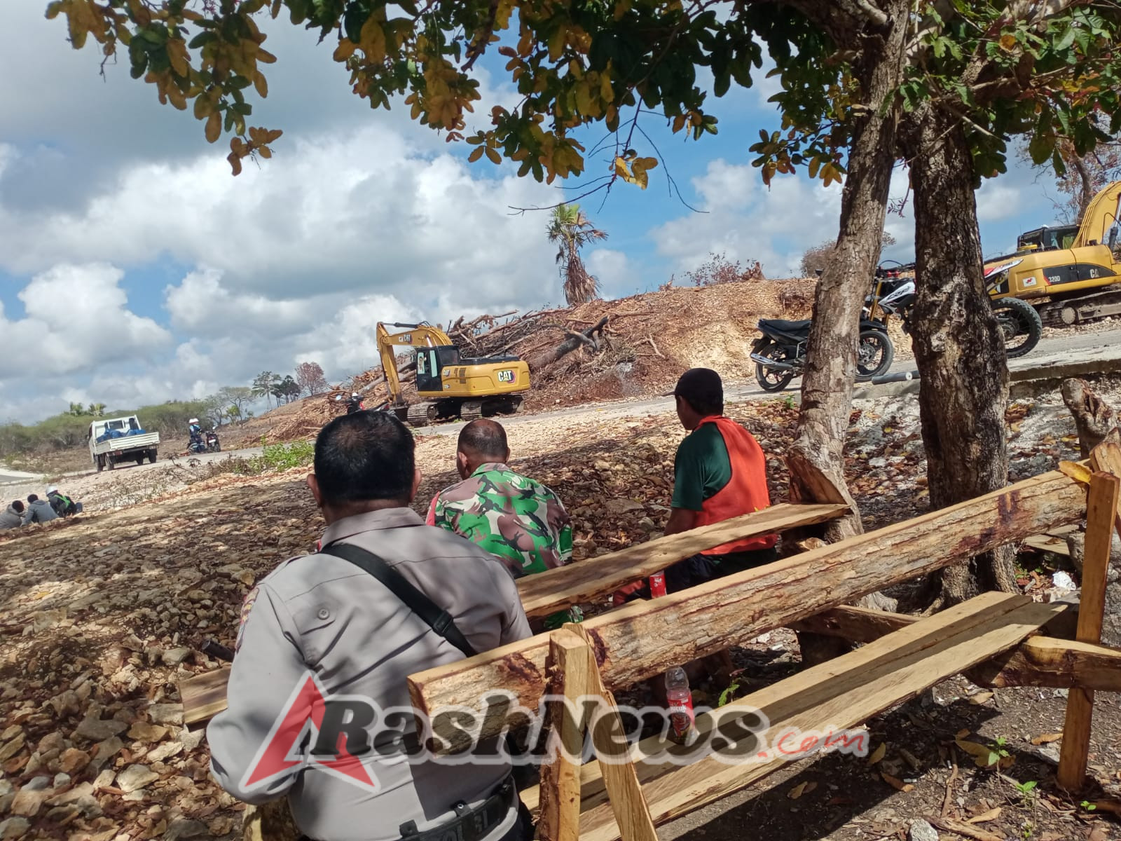 Kodim 1627/Rote Ndao Amankan Pembangunan Kawasan Sentra Industri Garam Nasional