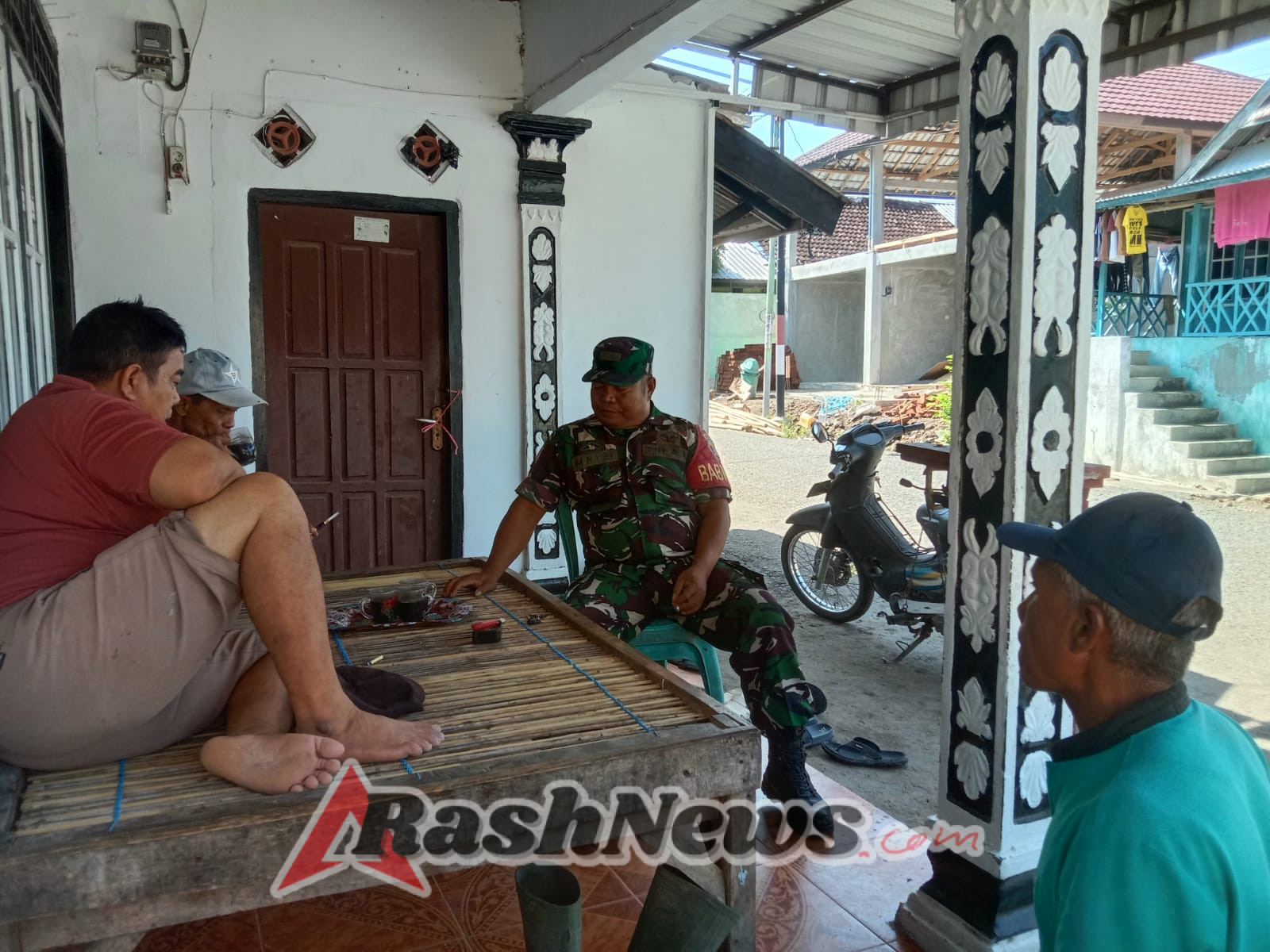 Komsos Babinsa Desa Tapir: Masyarakat Diminta Tetap Waspada di Musim Penghujan