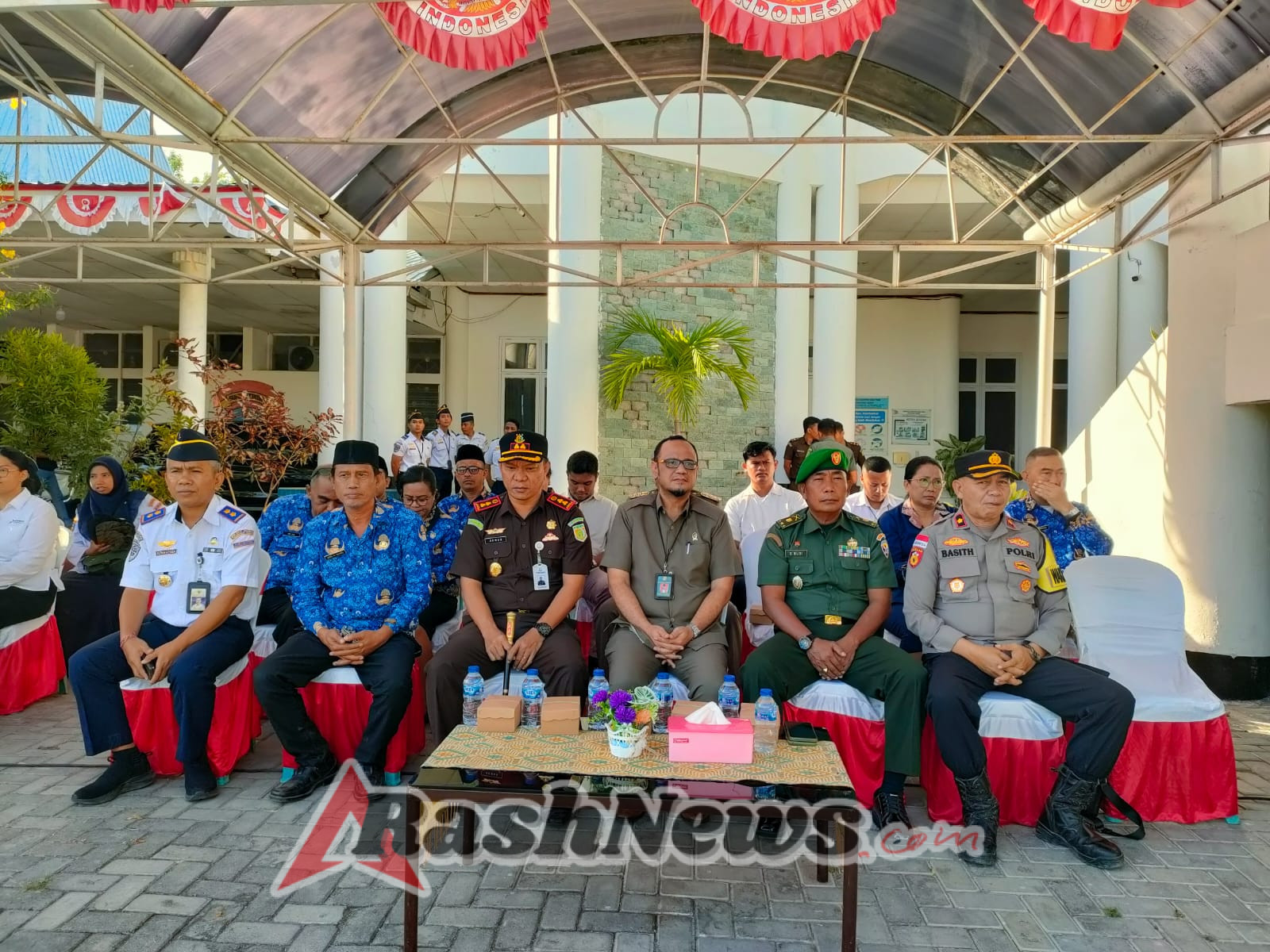 Mewakili Dandim, Kasdim 1601/ST Ikuti Upacara Peringatan Harhubnas ke-55 di Waingapu