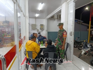 Babinsa Malaju Patroli Malam Ajak Warga Jaga Desa