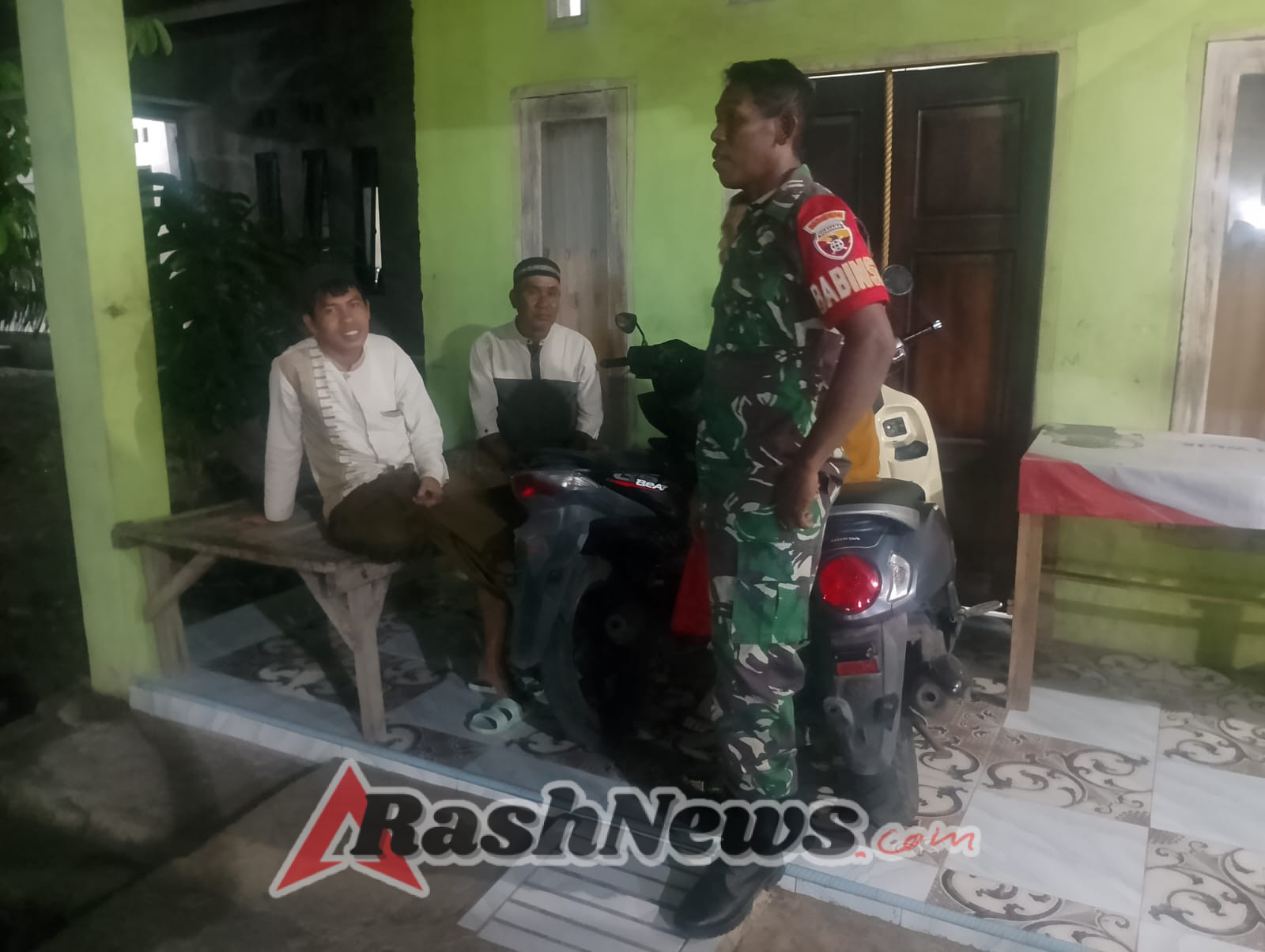 Babinsa Wawonduru Gelar Patroli Malam Bersama Karang Taruna dan Warga