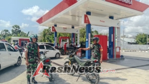 Babinsa Awasi SPBU Sanggoen, Patroli Mandiri Koramil 01 Pastikan Situasi Kondusif