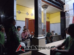 Patroli Kamtibmas, Babinsa Kampung Kusamba Sasar Titik Strategis Dan Warga Pendatang