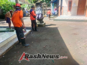 Tanah Longsor Robohkan Tembok, Babinsa Gunaksa Turun Ke Lokasi Gelar Peninjauan