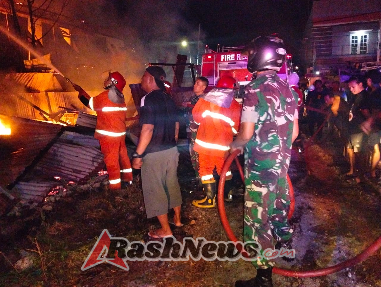 Koordinasi Efektif Koramil dan Pemadam Kebakaran Gagalkan Meluasnya Kebakaran di Kel. Paruga