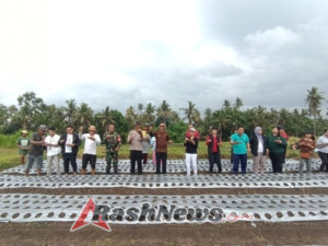 Dukung Kesejahteraan Petani, Babinsa Turun Langsung Tanam Bawang Merah di Lahan 2,5 Hektar