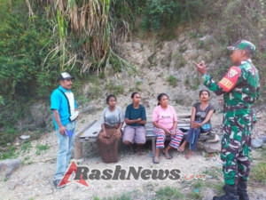 Ibu-Ibu Desa Wonda Antusias Ikuti Kegiatan Pengamanan Wilayah Bersama Babinsa