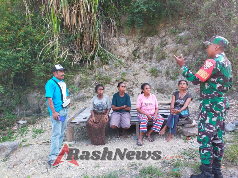 Ibu-Ibu Desa Wonda Antusias Ikuti Kegiatan Pengamanan Wilayah Bersama Babinsa