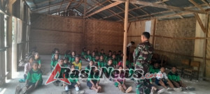 Babinsa Koramil Laratama Beri Wawasan Kebangsaan untuk Siswa SMA di Sumba Barat Daya